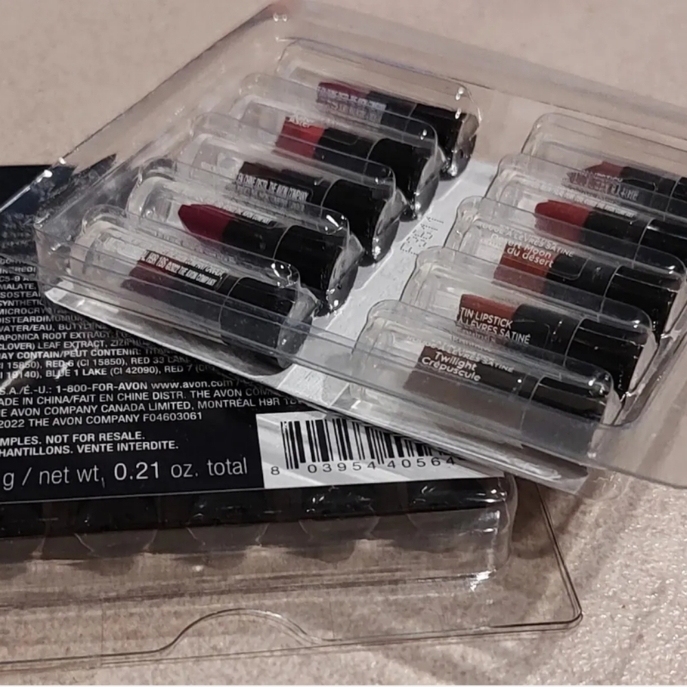fmg Glimmer Satin Mini Lipsticks The lightweight smooth formula is infused